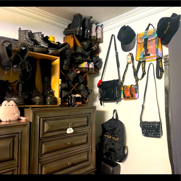 Meet your Posher, Alissa - Picture 2 of 2